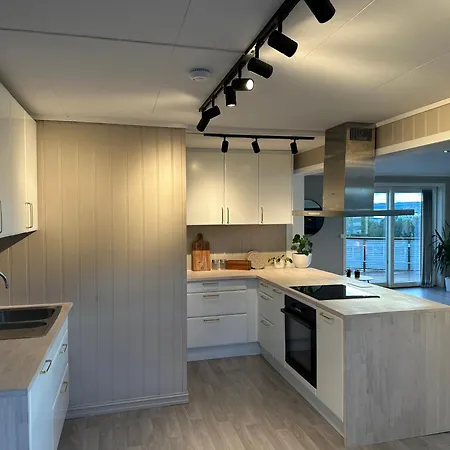 Daire Spacious Cozy Arctic Retreat With Panoramic Veiw Tromsdalen