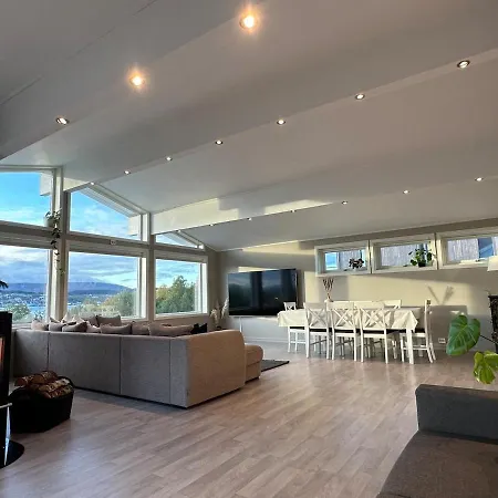 Apartamento Spacious Cozy Arctic Retreat With Panoramic Veiw