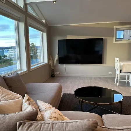 Daire Spacious Cozy Arctic Retreat With Panoramic Veiw