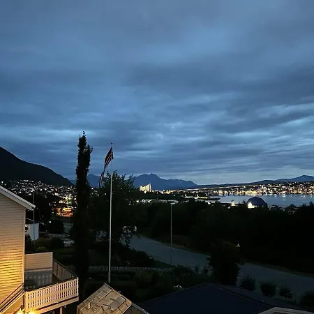 Spacious Cozy Arctic Retreat With Panoramic Veiw Apartamento *