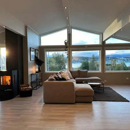 Spacious Cozy Arctic Retreat With Panoramic Veiw Daire *